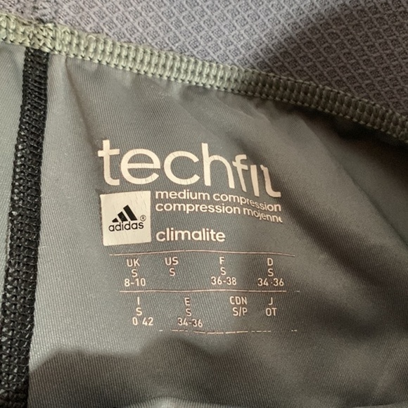 Adidas Techfit Black & Grey Medium Compression Cropped Leggings - Picture 6 of 6
